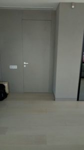 Двери скрытого монтажа и стеновые панели Прайд дор крашеные матовой эмалью